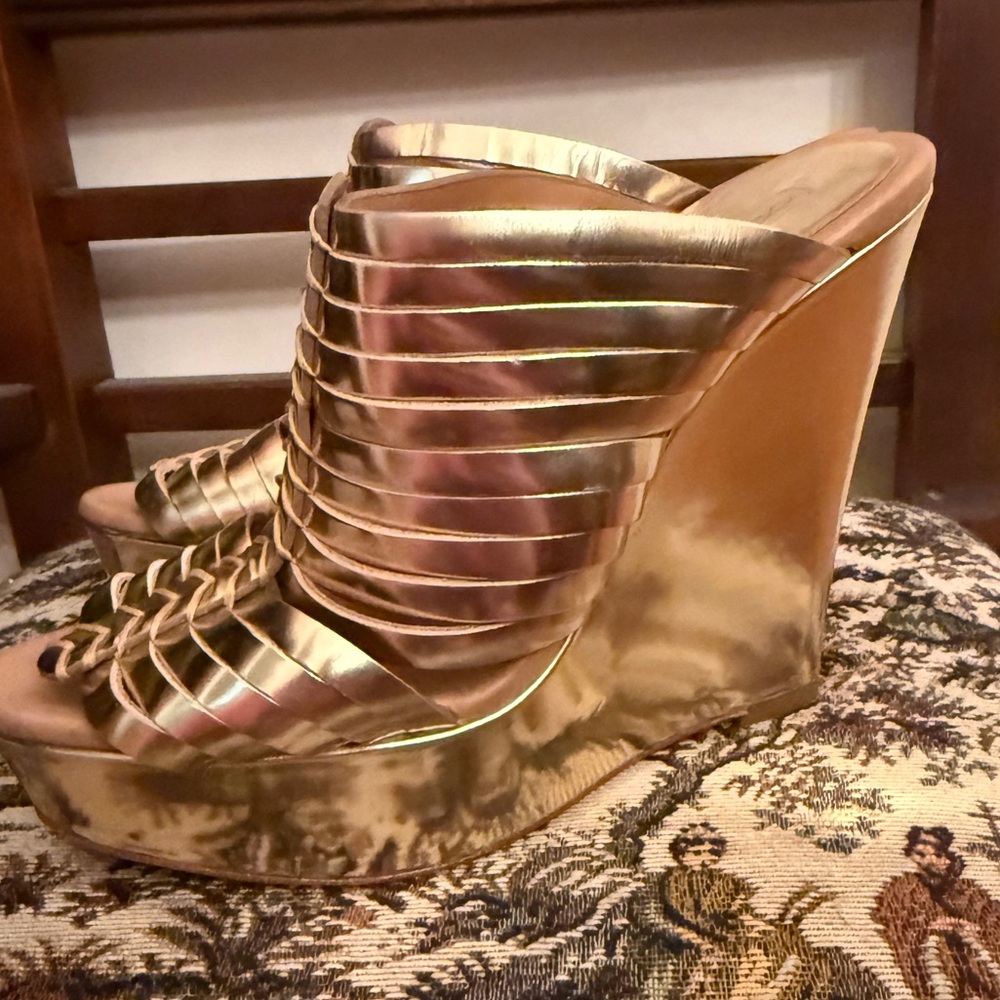 Coach Bristol Gold Mirror Metallic Wedge Sandals Size 7B - Picture 5 of 15